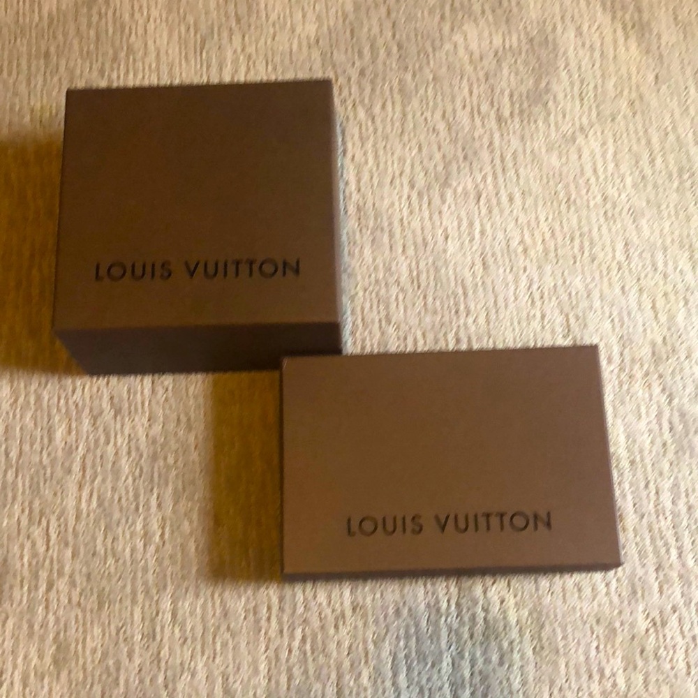 2 LV brown boxes with dust bag, 2 ribbons, tissue paper very good condition